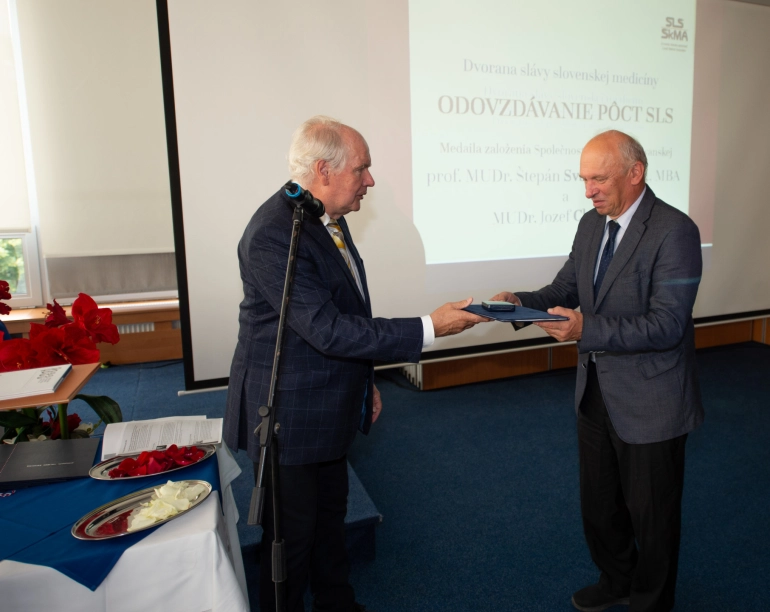 Medaila založenia Společnosti lékařsko-slowanskej